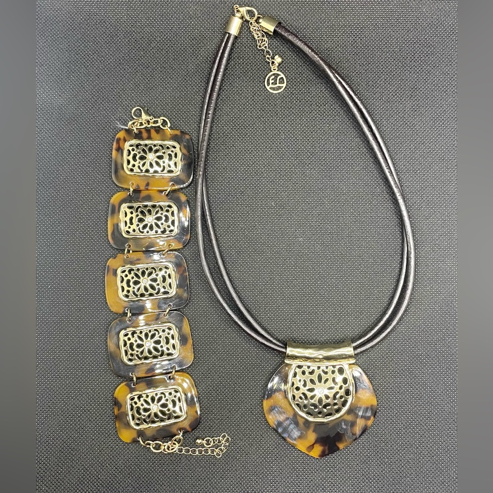 Women’s Brown Tortoise Shell Necklace and Bracelet Set. Gold Metal.Signed E.C.